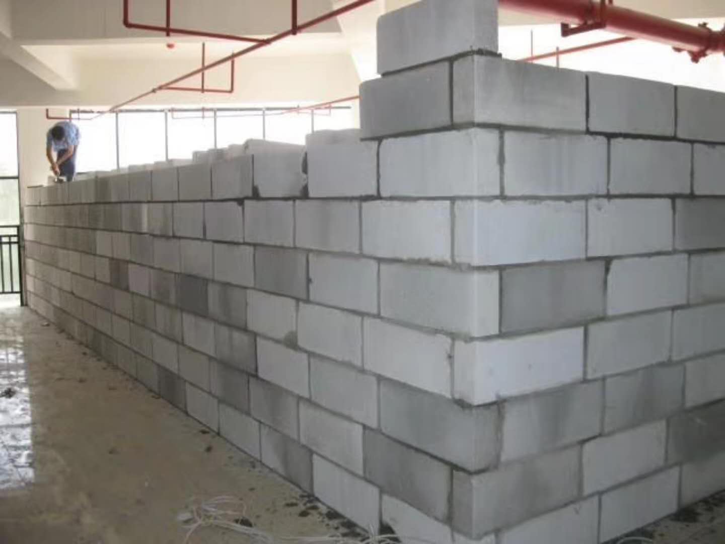 通州蒸压加气混凝土砌块承重墙静力和抗震性能的研究